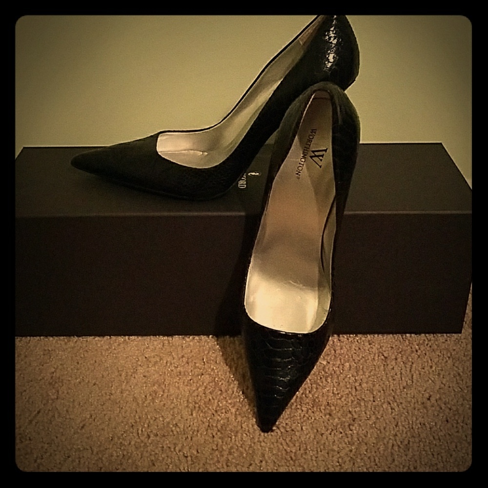 Black sexy pumps. Size 9